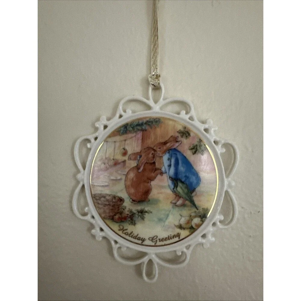Wedgwood 1998 Peter Rabbit The Greeting Ornament